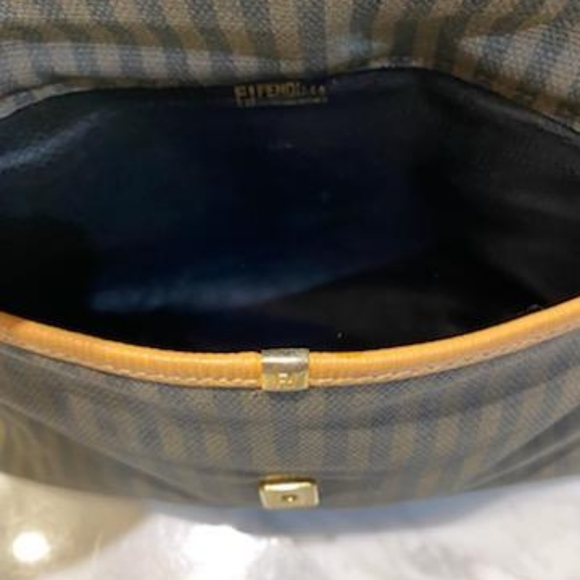Fendi clutch - Picture 3 of 9